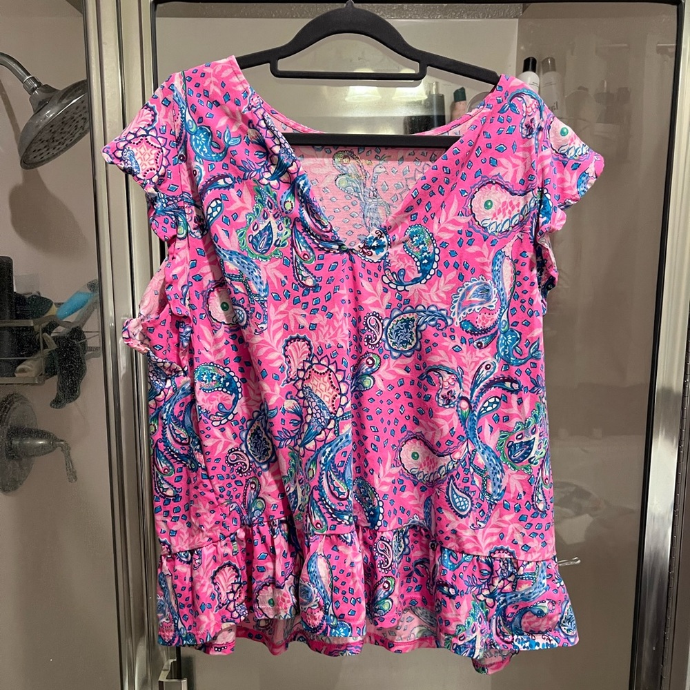 Sleeveless women’s blouse